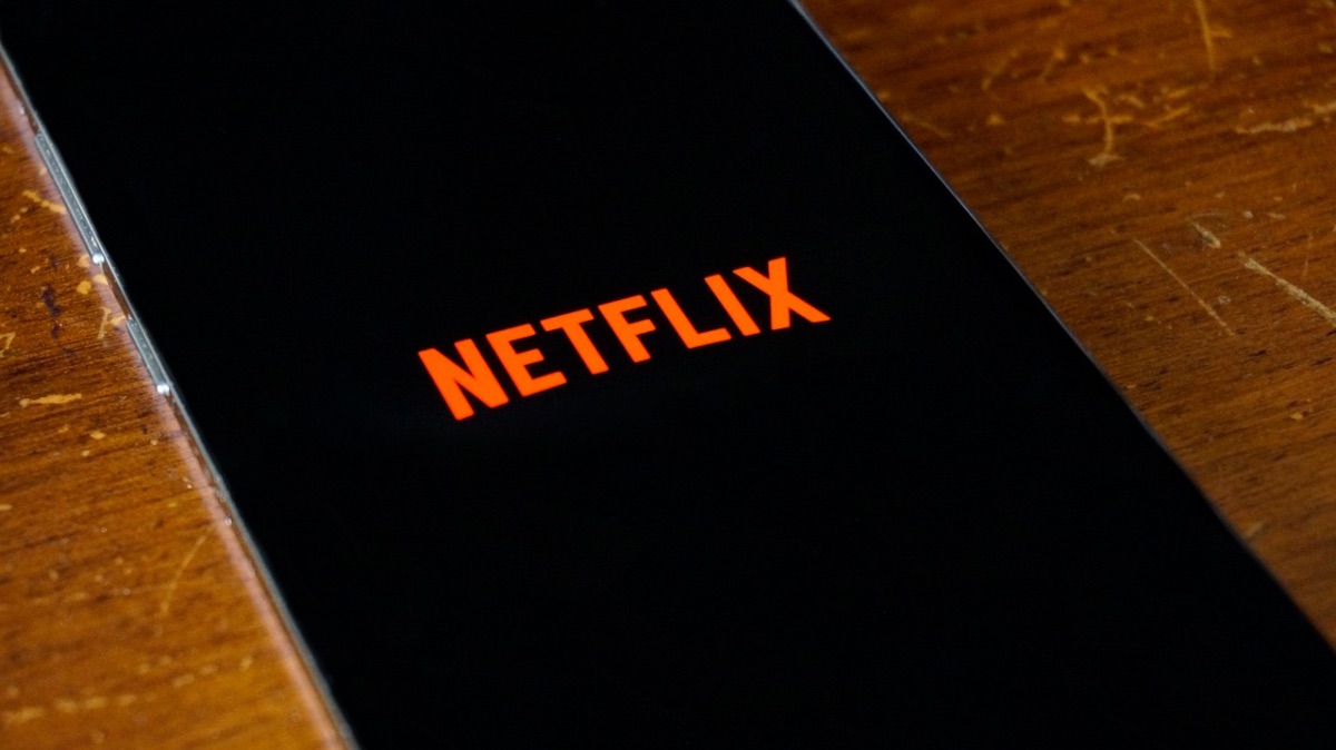 Netflix guadagna 6 milioni di abbonati ma elimina il piano